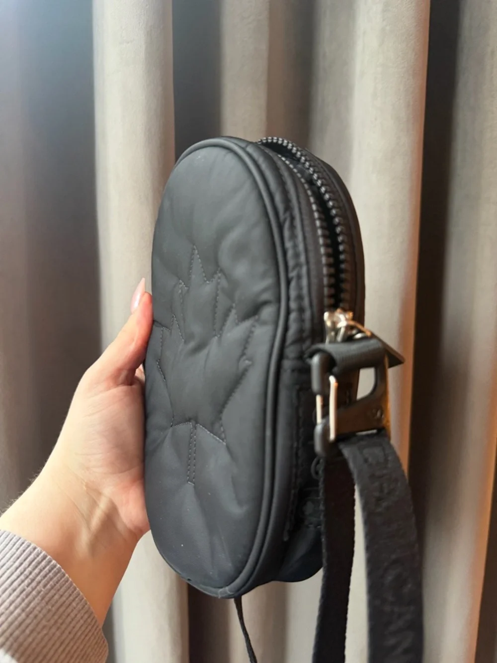 Lululemon Team Canada Olympic Mini Crossbody Bag Black Maple Leaf Quilted - Picture 2 of 9